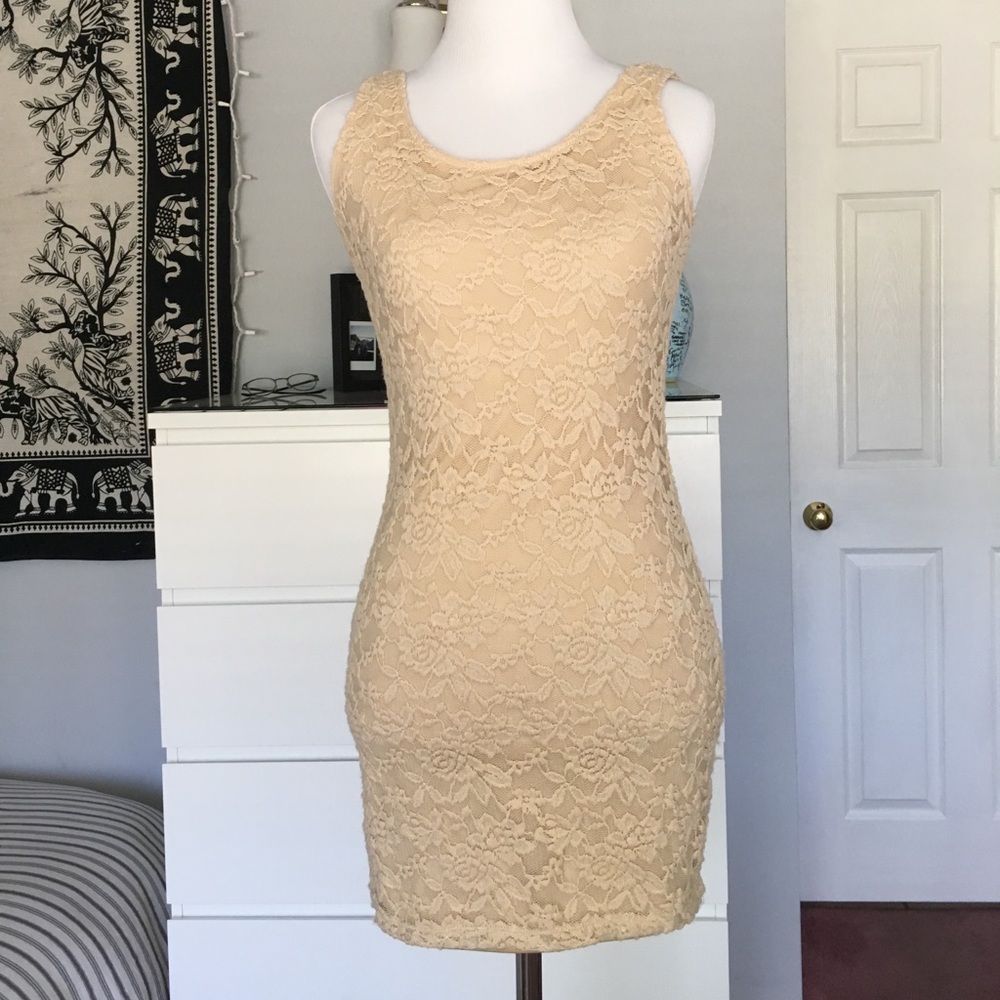 Bodycon Tan lace dress